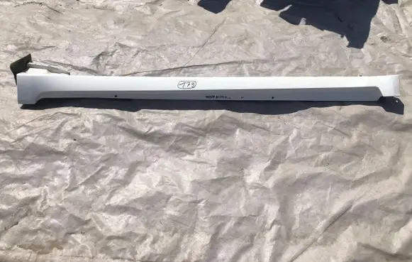 Toyota Avensis T270 Front sill (body part) 7586005010