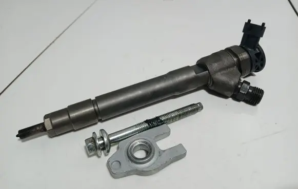 Renault Megane III Fuel injector 0445110414