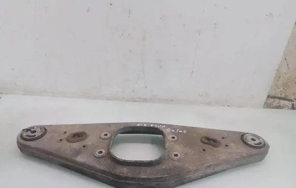 Mercedes-Benz E W211 Rear differential/diff mount bracket 2303521806