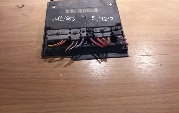 Mercedes-Benz E W210 Fan control module A2105450332