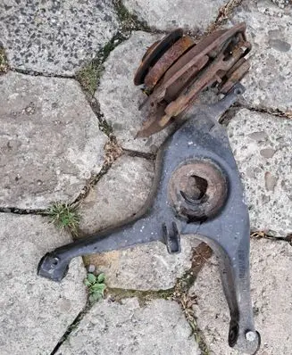 Mercedes-Benz SL R107 Rear control arm 1073521904