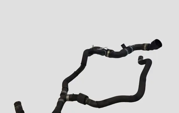 Volvo V40 Engine coolant pipe/hose