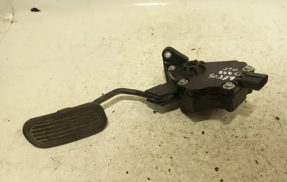 Lexus IS 220D-250-350 Accelerator throttle pedal 7811053010 1988007221 11H20B00061