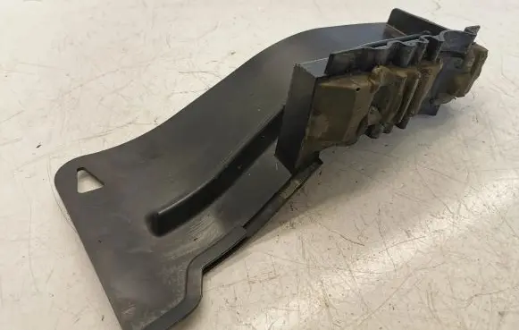 Jeep Grand Cherokee Other engine bay part 68148905AA