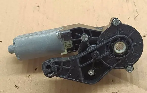 Jeep Grand Cherokee Seat adjustment motor 826649994