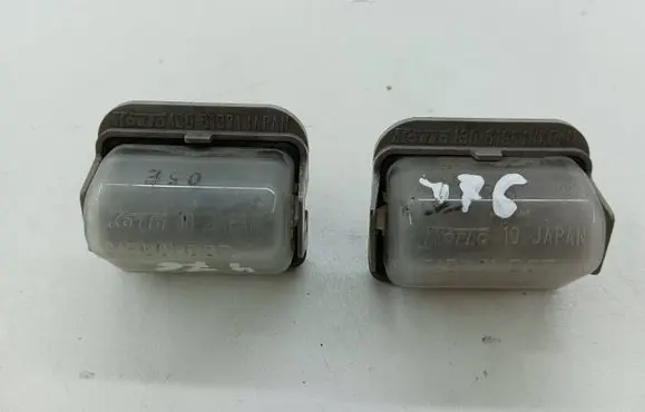 Mazda CX-7 Number plate light 13061971