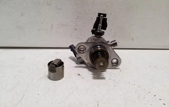 KIA Stonic Fuel injection high pressure pump 3532004200 9046020003