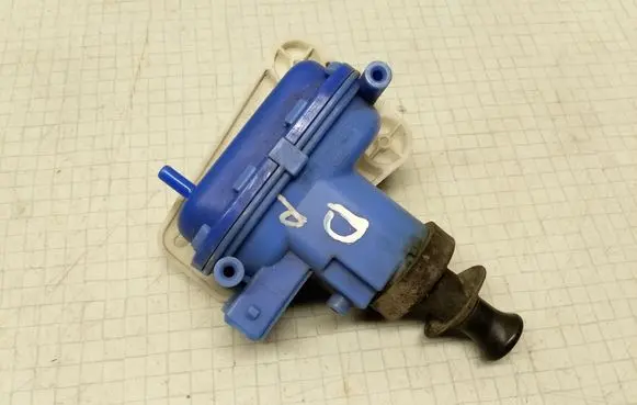 Audi 100 200 5000 C3 Central locking motor 893862153C