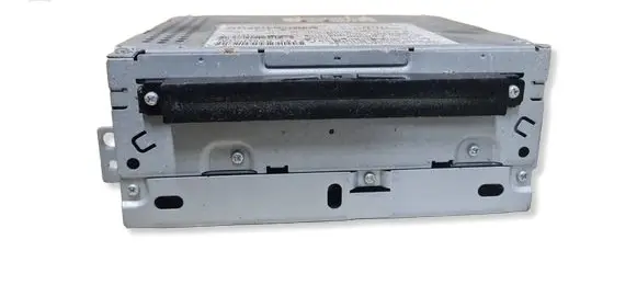 Volvo XC70 Radio/CD/DVD/GPS head unit P31210432AB 31260076AA