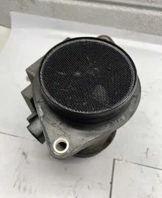 Volkswagen PASSAT B7 USA Mass air flow meter 074906461