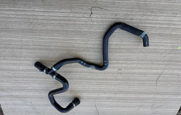 Volvo S60 Engine coolant pipe/hose 32224775