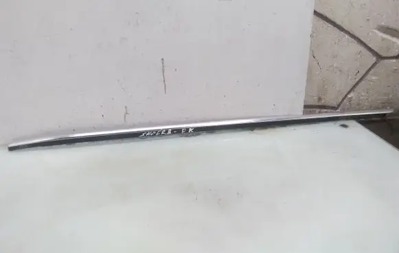 Skoda Superb B5 (3U) Front door trim bar 