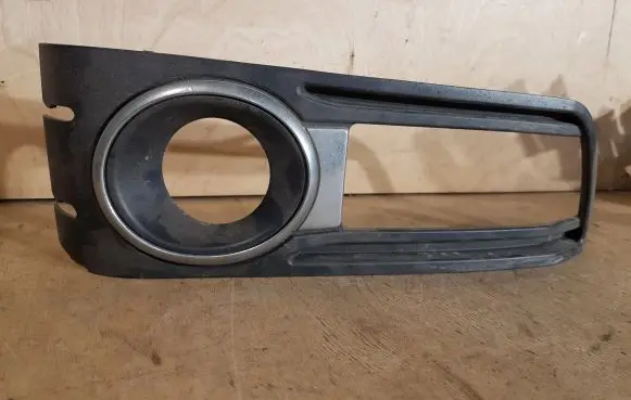 Citroen C6 Front fog light trim/grill 9647032477 1859937030