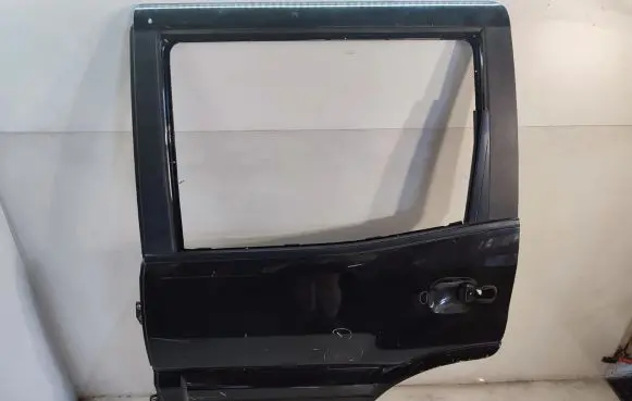 Nissan Terrano Rear door