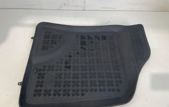Hyundai Santa Fe Front floor mat 201606