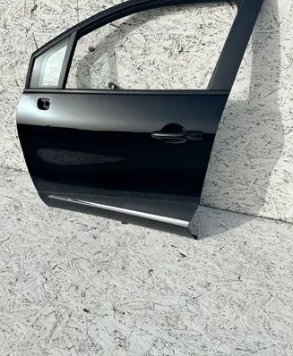 Renault Captur Front door