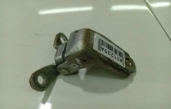 Honda Civic IX Front door upper hinge 