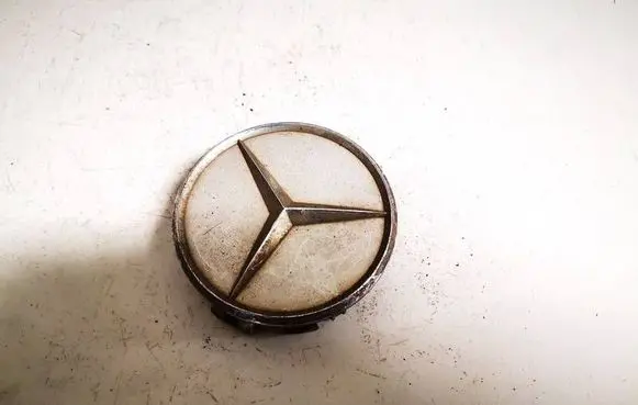 Mercedes-Benz C W202 Original wheel cap 2204000125