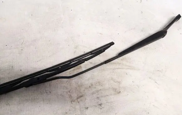 Volkswagen Golf IV Front wiper blade arm 1j1955409a