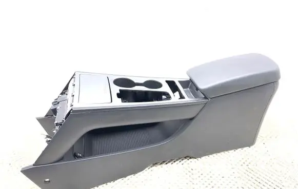 Hyundai Kona I Center console 84611-K4000