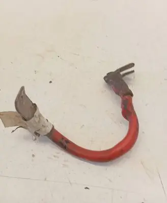 Volkswagen II LT Positive cable (battery)