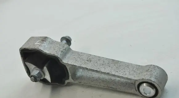 Land Rover Range Rover Evoque L538 Engine mount bracket