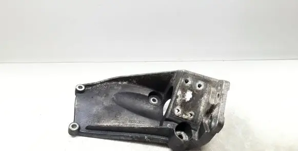 Volvo V60 Engine mounting bracket 31370633