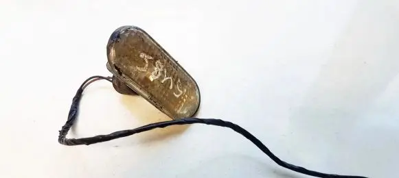 Volkswagen Golf IV Front fender indicator light 1J5949117