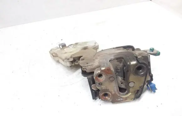 Nissan Almera N16 Front door lock 8055261086