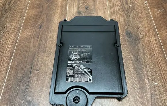 Mercedes-Benz SL R129 Fuse box cover 1295400682