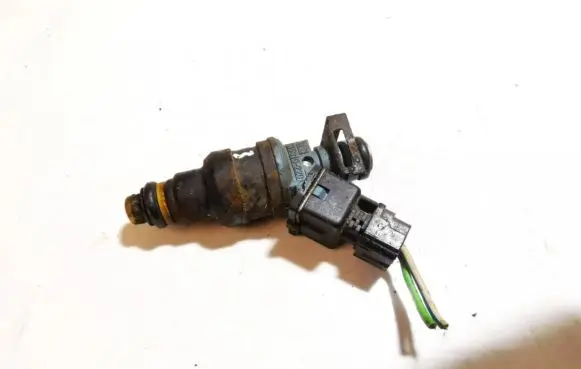 Fuel injector