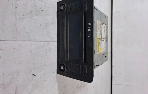 Audi A3 S3 8P Radio/CD/DVD/GPS head unit 8P0035186AB