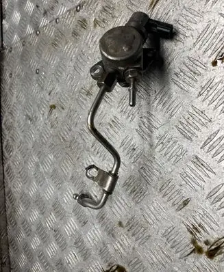 Nissan Qashqai Fuel injection high pressure pump 166307214R