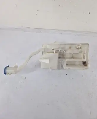 Windshield washer fluid reservoir/tank