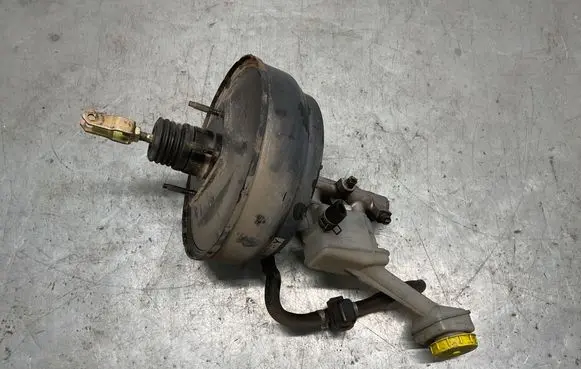 Nissan X-Trail T30 Master brake cylinder