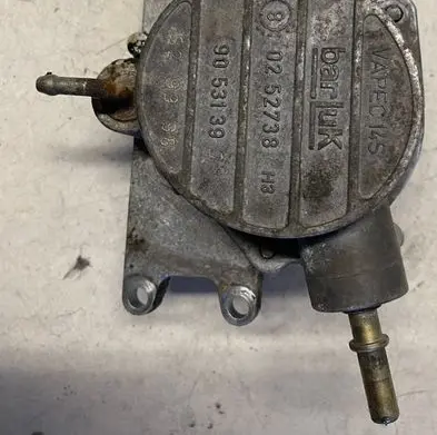 Opel Zafira A Vacuum pump 9053139
