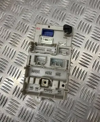Toyota RAV 4 (XA20) Fuse box set 8273342060 2A150743