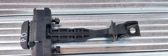 BMW X4 G02 Front door check strap stopper 7390686