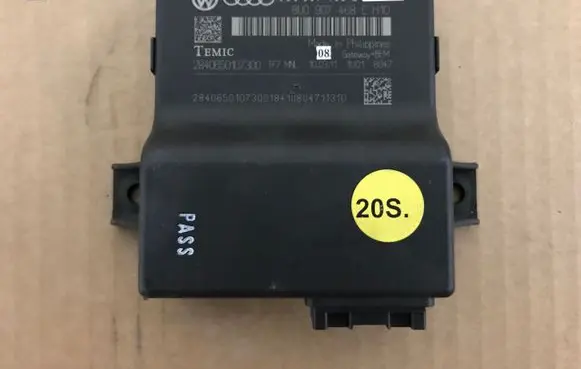 Audi Q3 8U Gateway control module 8U0907468E
