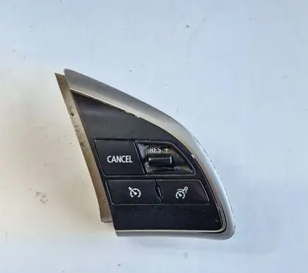 Mitsubishi Outlander Steering wheel buttons/switches 8602A089