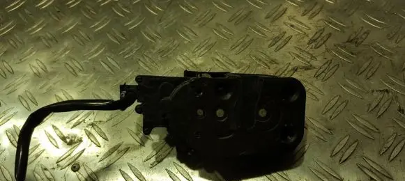 Mazda 626 Front door lock 1528007031 152800-7031