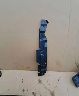 Volvo S90, V90 Fender mounting bracket 