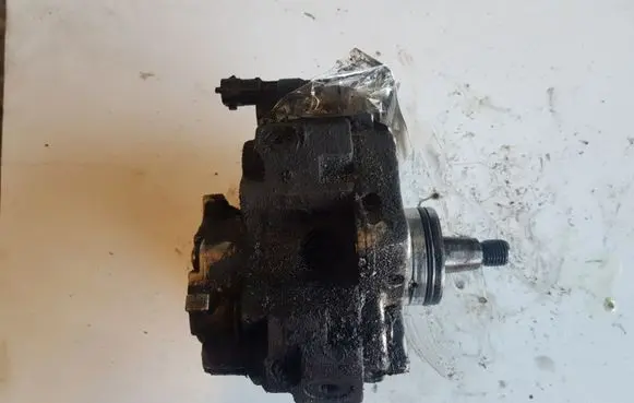 Renault Trafic II (X83) Fuel injection high pressure pump