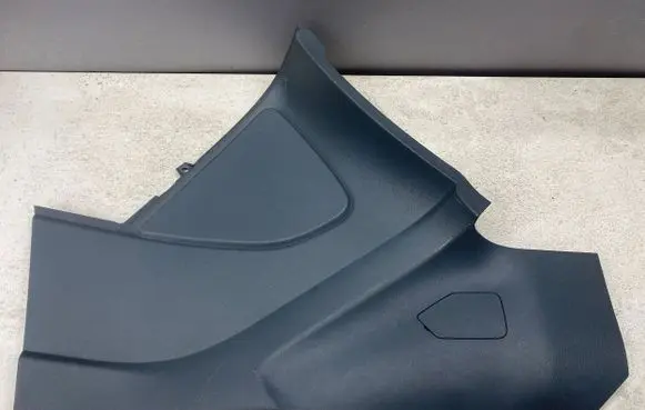 Foot area side trim