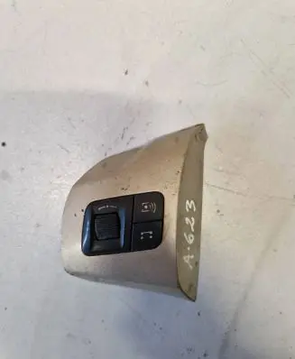 Opel Corsa D Steering wheel buttons/switches 13222330 E080203