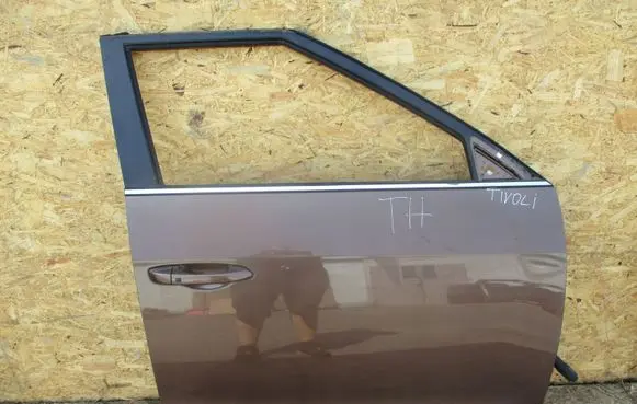 SsangYong Tivoli Front door