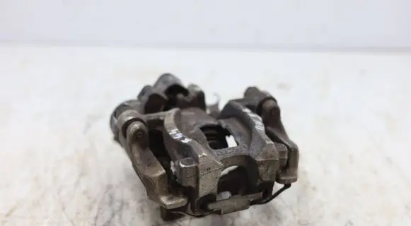 BMW 2 F44 Rear brake caliper 6885538