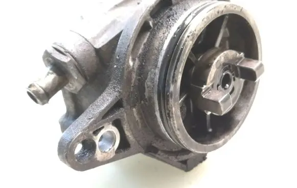 BMW 5 E39 Vacuum pump 2249939