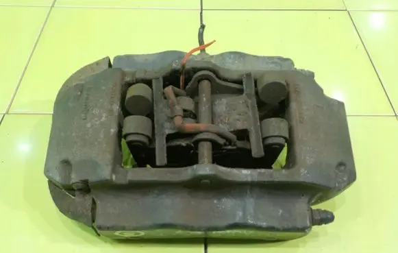 Audi Q7 4L Front brake caliper 