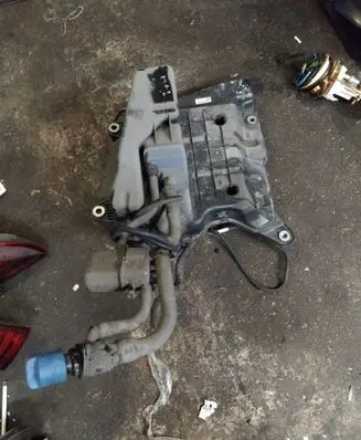 Audi A4 S4 B9 AdBlue liquid reservoir 8W0131878AE 161860988 4067402AE